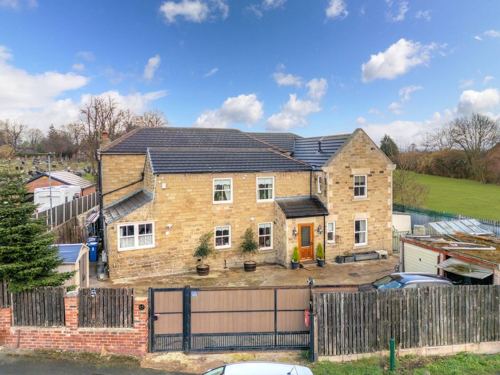 4 bed detached house for saleThe Green, Royston, Barnsley S71