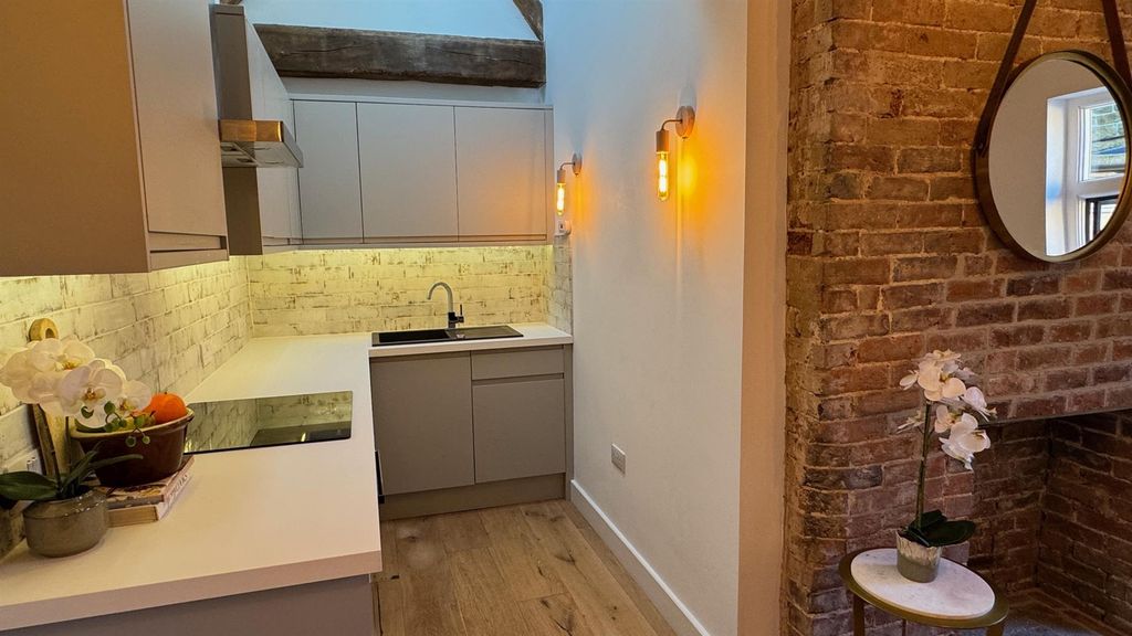 Additional image 10 of 1 bed flat for saleHigh Street, Banbury OX16