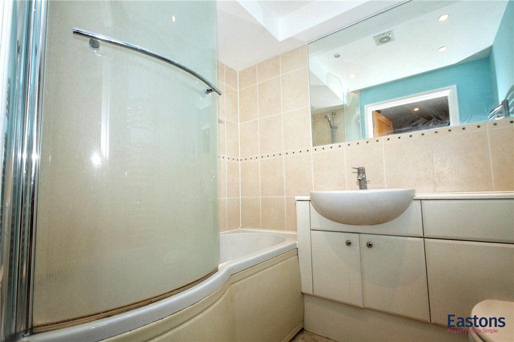 Additional image 14 of 2 bed flat for saleElizabeth Drive, Banstead SM7