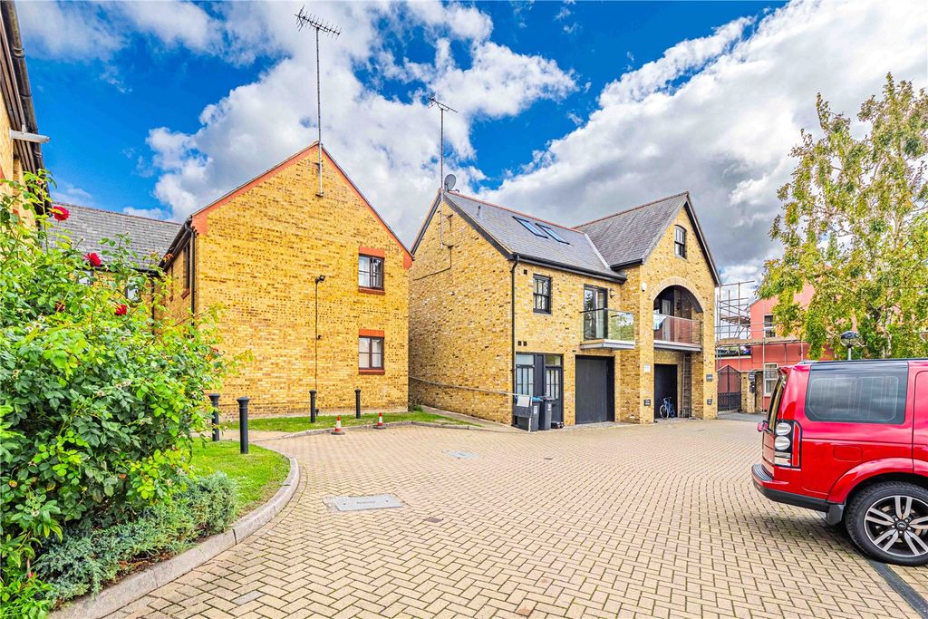 Additional image 10 of 2 bed maisonette for saleBridge Street, Berkhamsted, Hertfordshire HP4