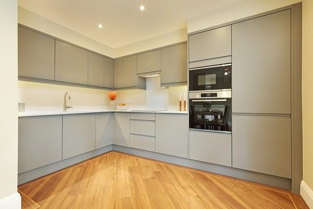 Additional image 5 of 3 bed flat for saleParkers Hill, Ashtead KT21