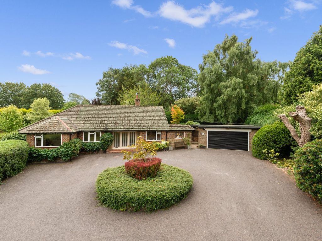 4 bed bungalow for saleSandhurst Lane, Bexhill-On-Sea TN39