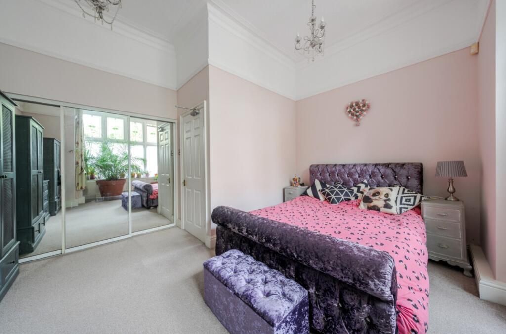 Additional image 10 of 2 bed flat for saleFlat 6, 51 Bargate, Grimsby DN34