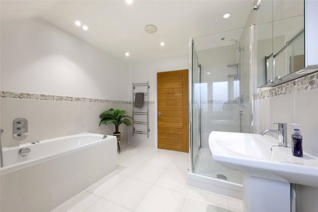 Additional image 12 of 6 bed detached house for salePenn Road, Knotty Green, Beaconsfield, Buckinghamshire HP9