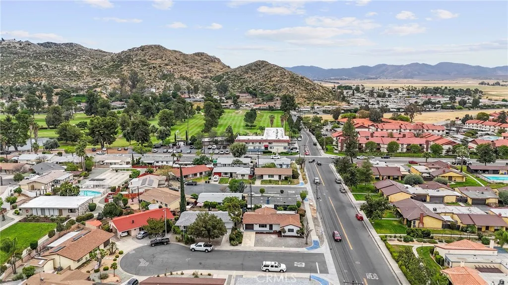 501 Palmer Dr, Hemet, CA 92543