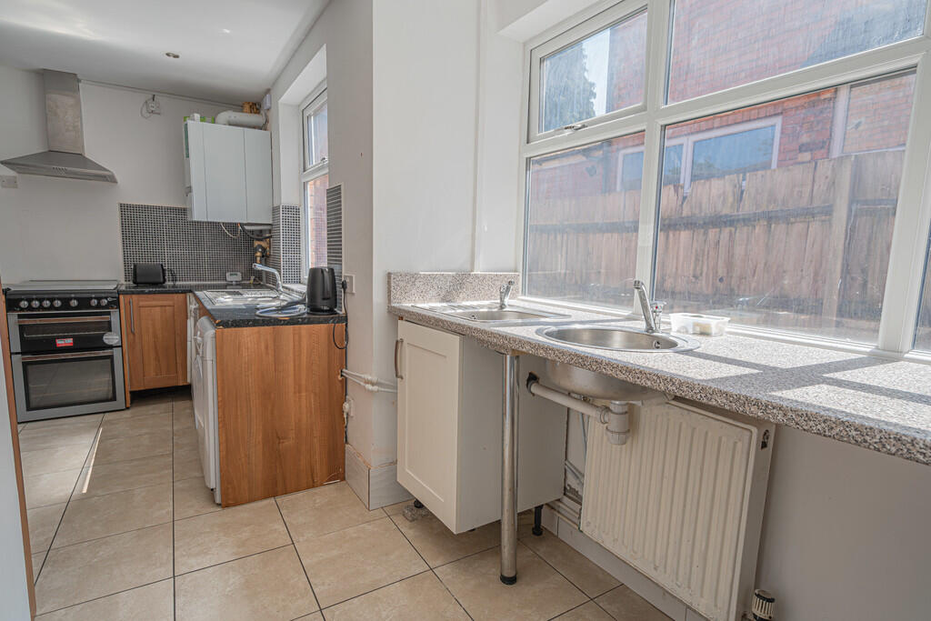 Yardley Wood Road, Moseley , Birmingham photo 4