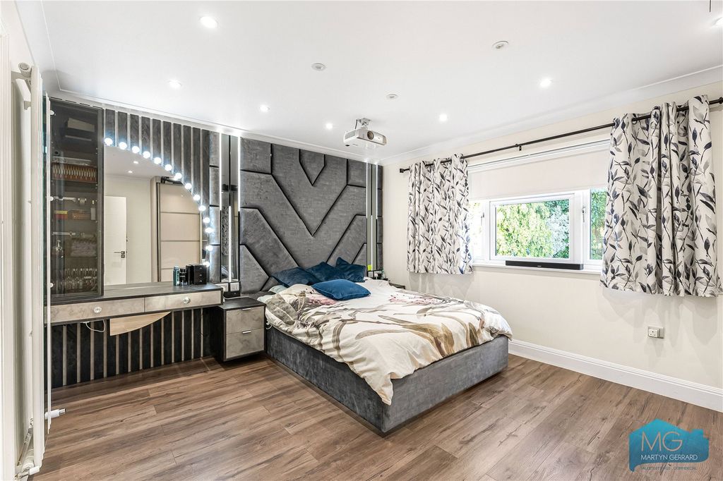 Additional image 18 of 6 bed detached house for saleWylo Drive, Arkley, Barnet EN5