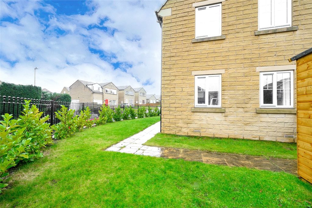 Additional image 19 of 3 bed semi-detached house for saleOakwell Croft, Batley, West Yorkshire WF17