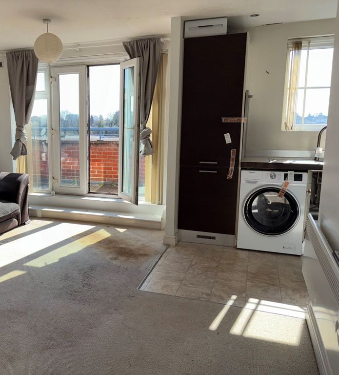 Additional image 5 of 1 bed flat for saleFlat 29 Metro Apartments, 101 Goldsworth Road, Woking, Surrey GU21