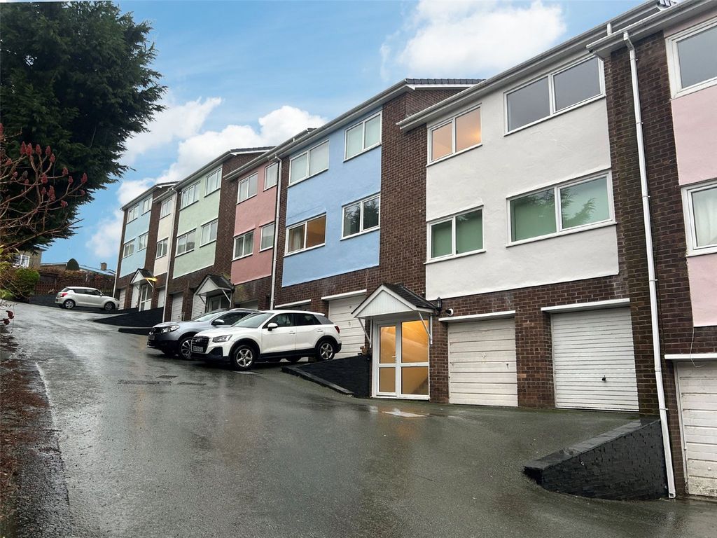 2 bed flat for saleCae Argoed, Aberdyfi, Gwynedd LL35