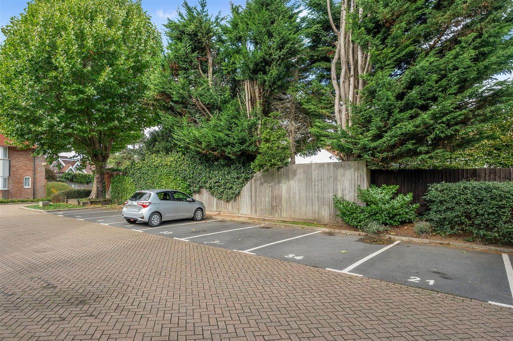 Additional image 20 of 2 bed flat for saleWingfield Court, Banstead SM7