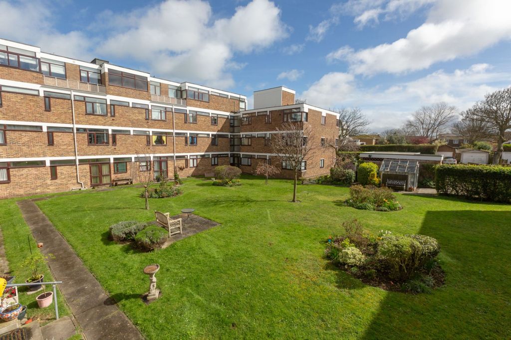 Additional image 15 of 3 bed flat for saleGainsboro Road, Birchington, Kent CT7