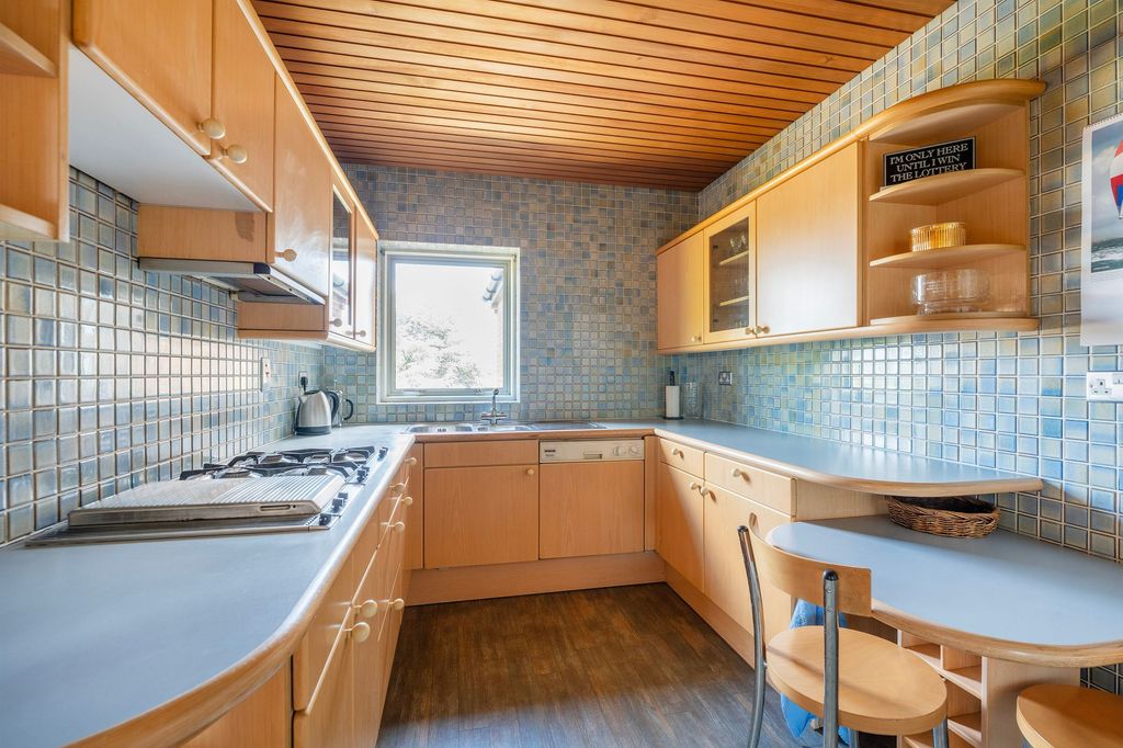 Additional image 6 of 3 bed flat for saleMaltsters Way, Oulton Broad NR32