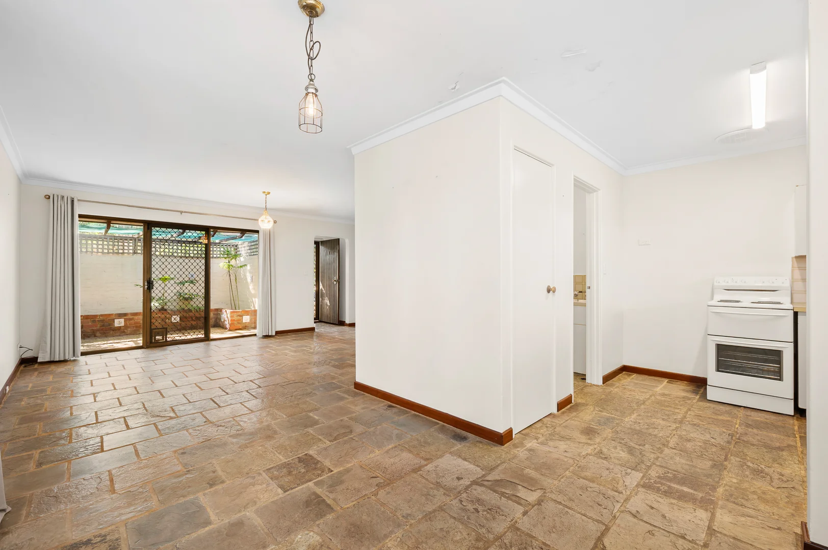 Additional image 3 of 1/114 Petra Street, Bicton WA 6157