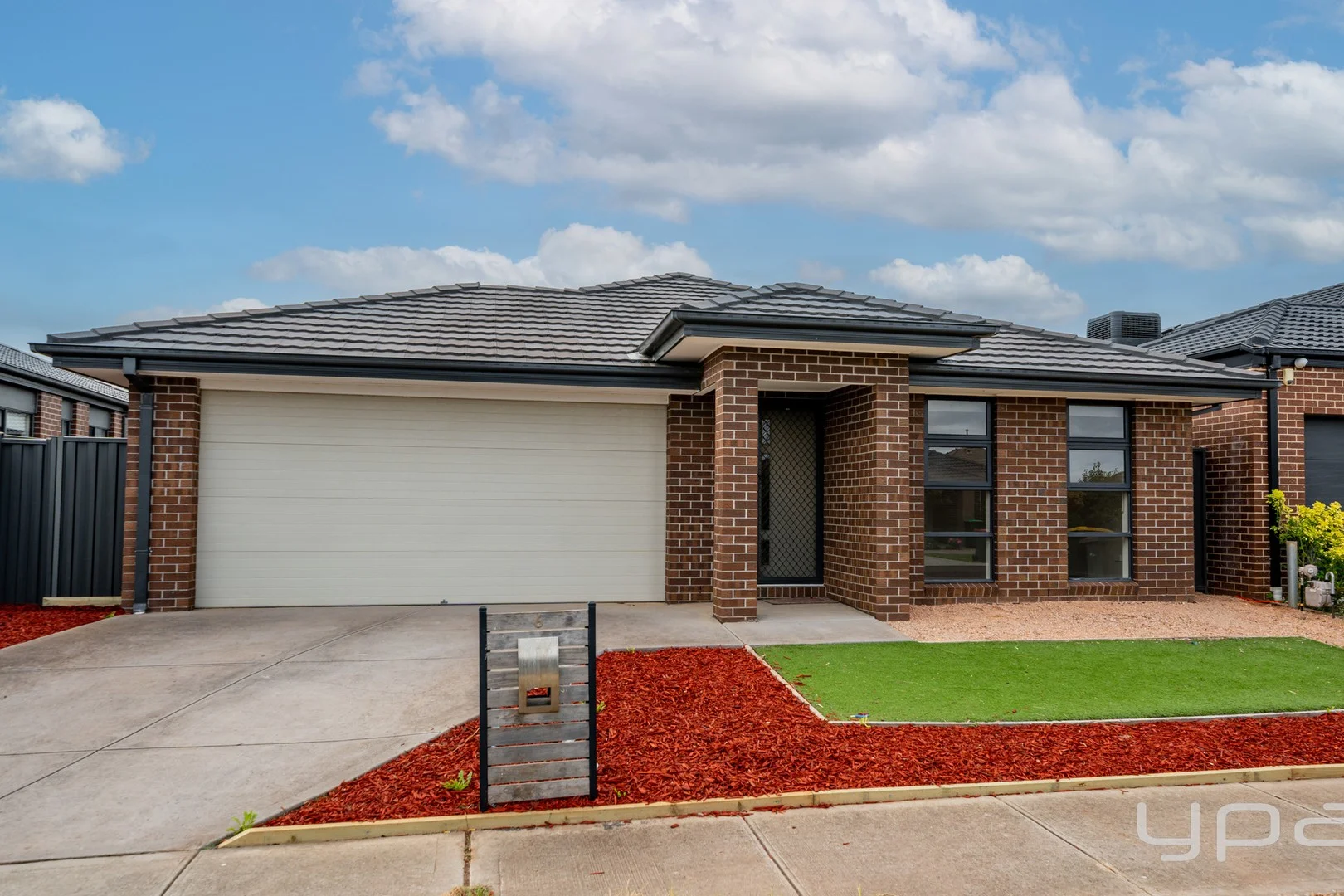 6 Ixora Crescent, Manor Lakes VIC 3024