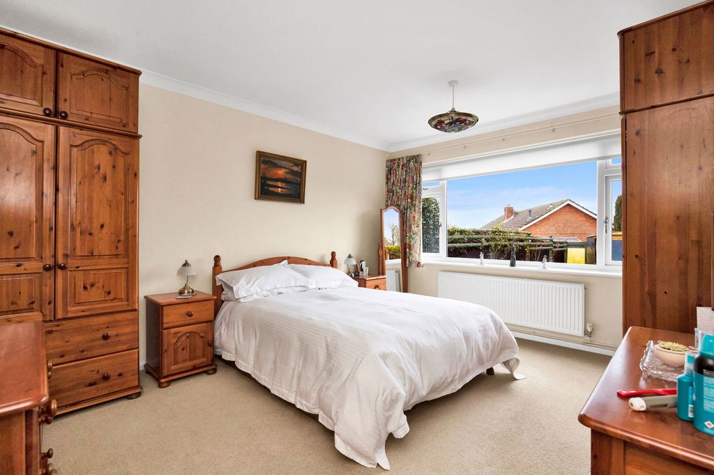 Additional image 10 of 3 bed bungalow for saleBramble Hill, Alresford, Hampshire SO24