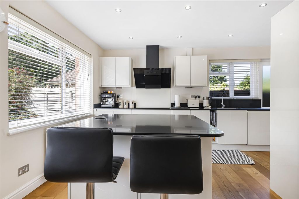 Additional image 7 of 4 bed detached house for saleShinfield Road, Shinfield, Reading RG2
