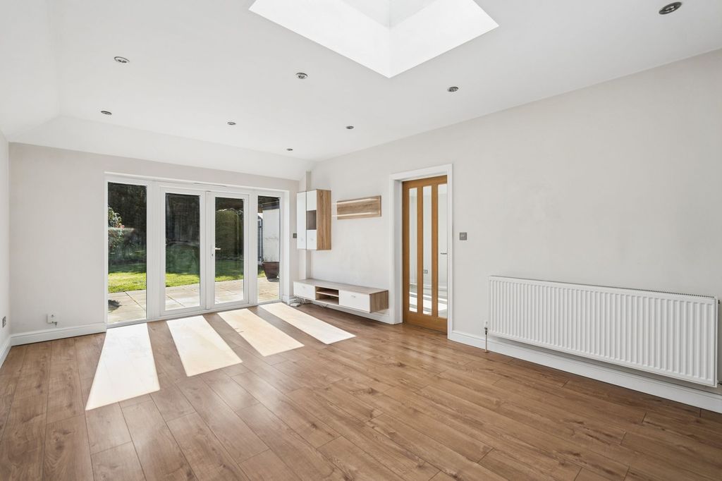 Additional image 2 of 4 bed semi-detached bungalow for saleThe Courtway, Carpenders Park, Watford WD19