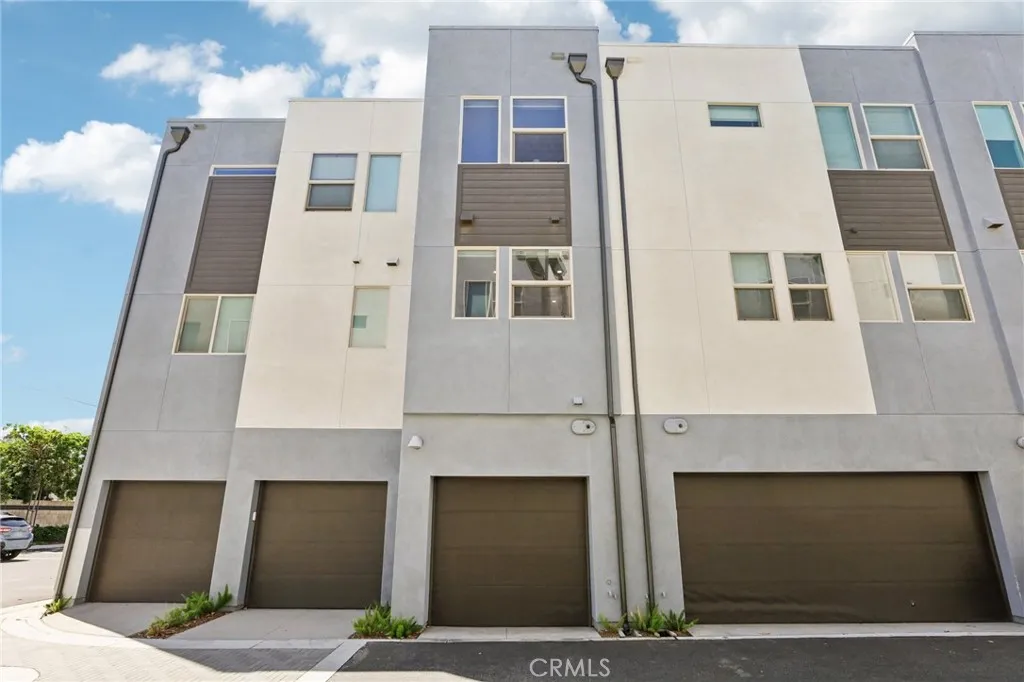 Additional image 29 of 302 Placemark, Irvine, CA 92614