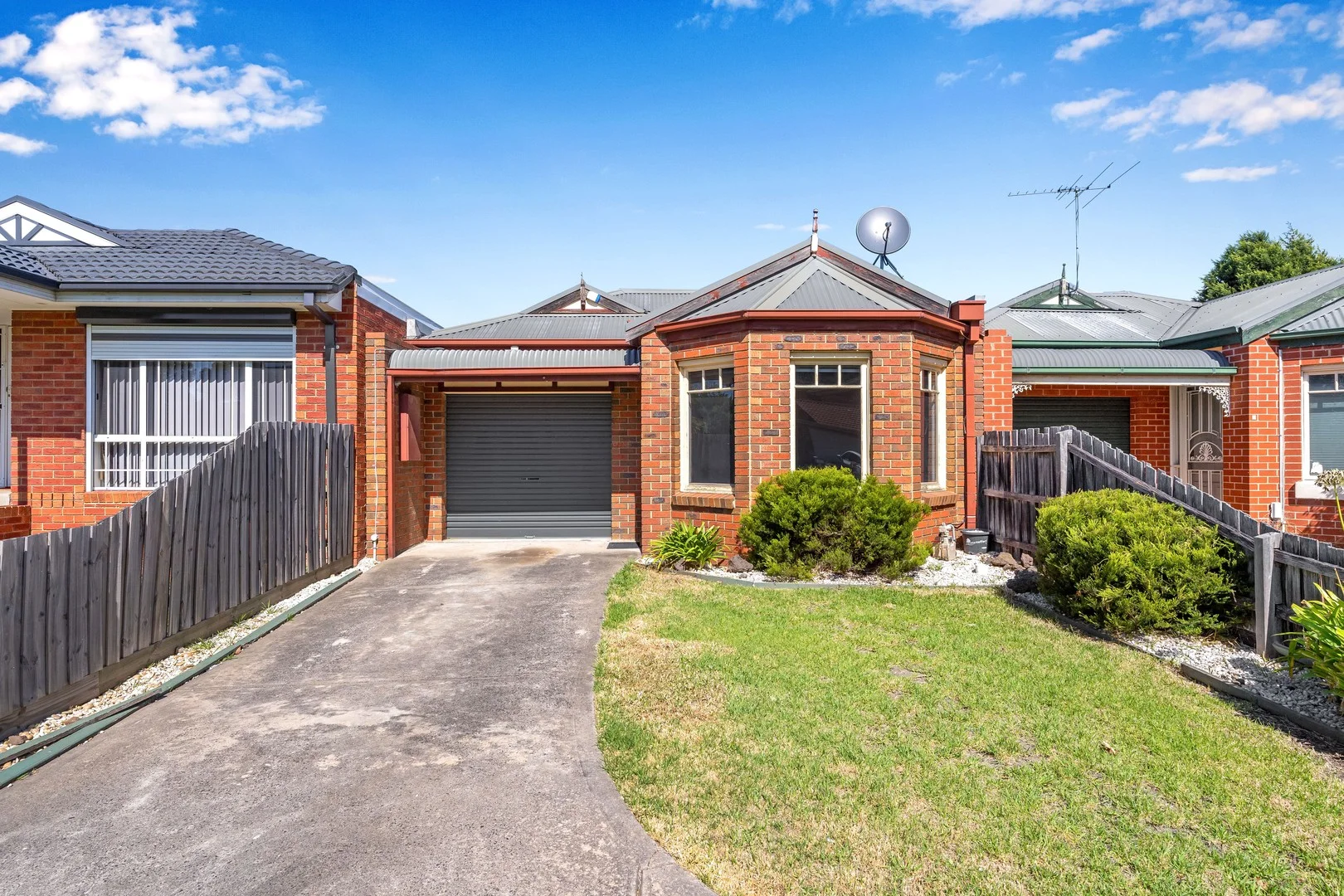 7 Leichardt Cres, Reservoir VIC 3073