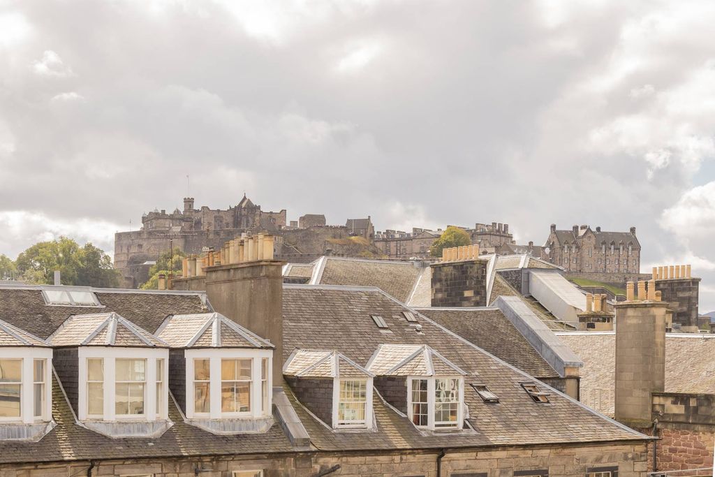 Additional image 14 of 3 bed flat for saleGeorge Street, Edinburgh EH2