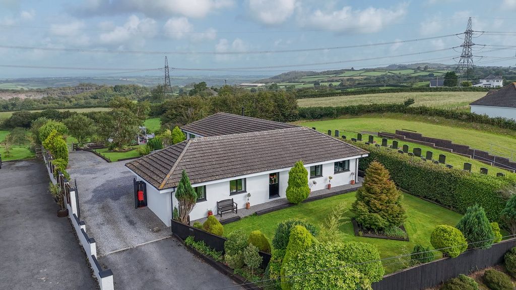 4 bed farm for saleMeinciau, Kidwelly SA17