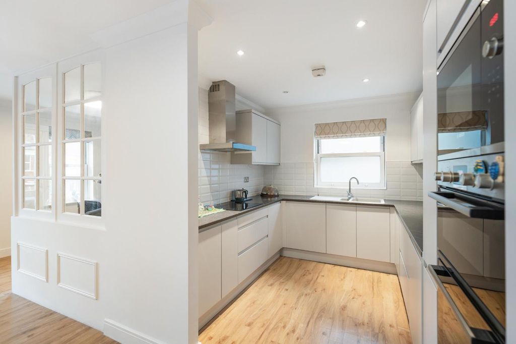 Additional image 11 of 2 bed flat for saleKemerton Road, Beckenham BR3