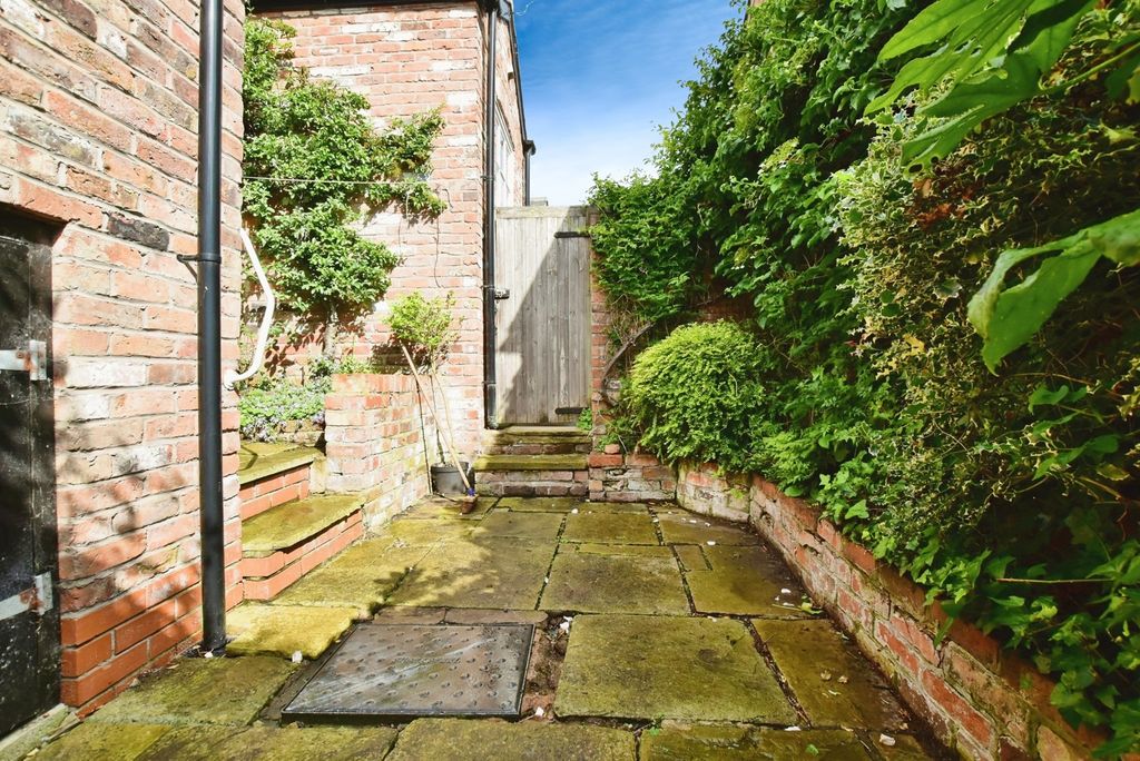 Additional image 6 of 2 bed end terrace house for saleOsbourne Place, Altrincham WA14