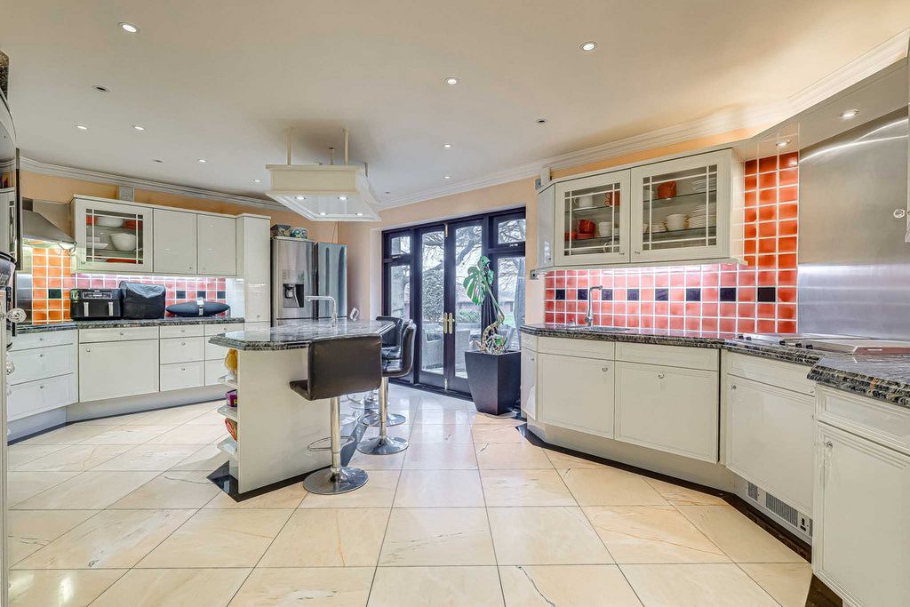 Additional image 22 of 4 bed detached house for saleVicarage Hill, Benfleet SS7
