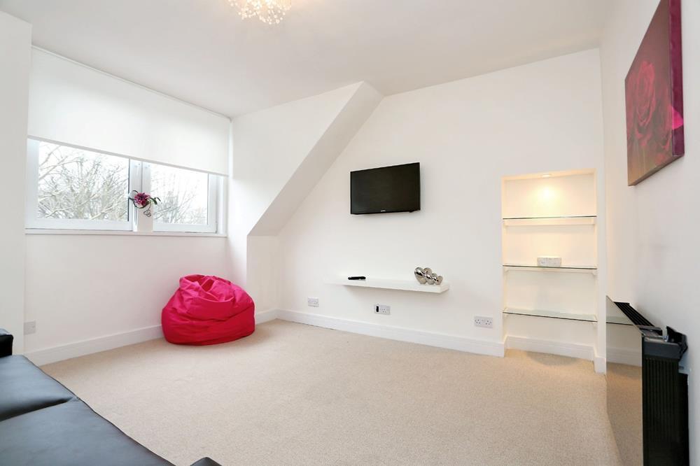 Thistle Lane, Top Floor, AB10 photo 4