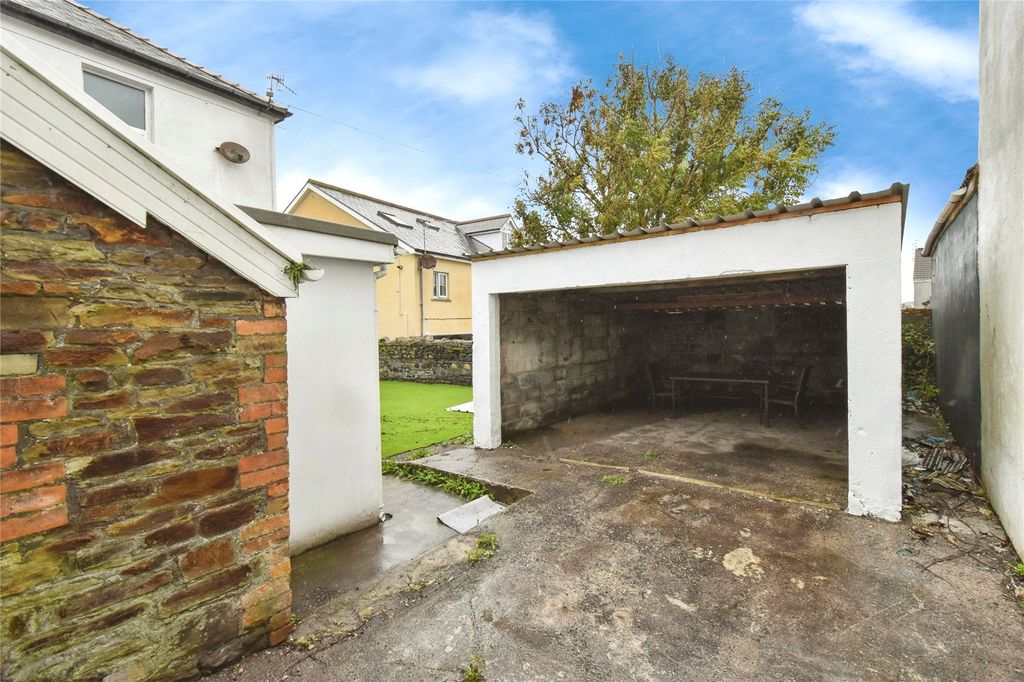 Additional image 5 of 4 bed semi-detached house for saleQueen Victoria Road, Llanelli, Carmarthenshire SA15