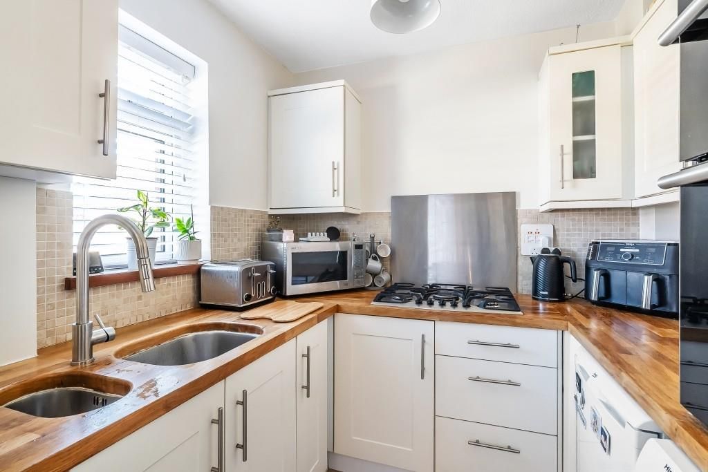 Additional image 6 of 1 bed flat for saleChester Close, Dorking RH4