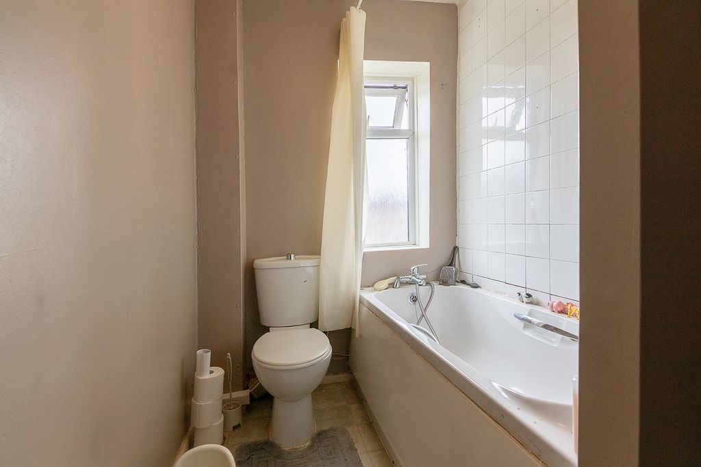 Additional image 12 of 2 bed flat for saleGreat Bridge Road, Bilston WV14