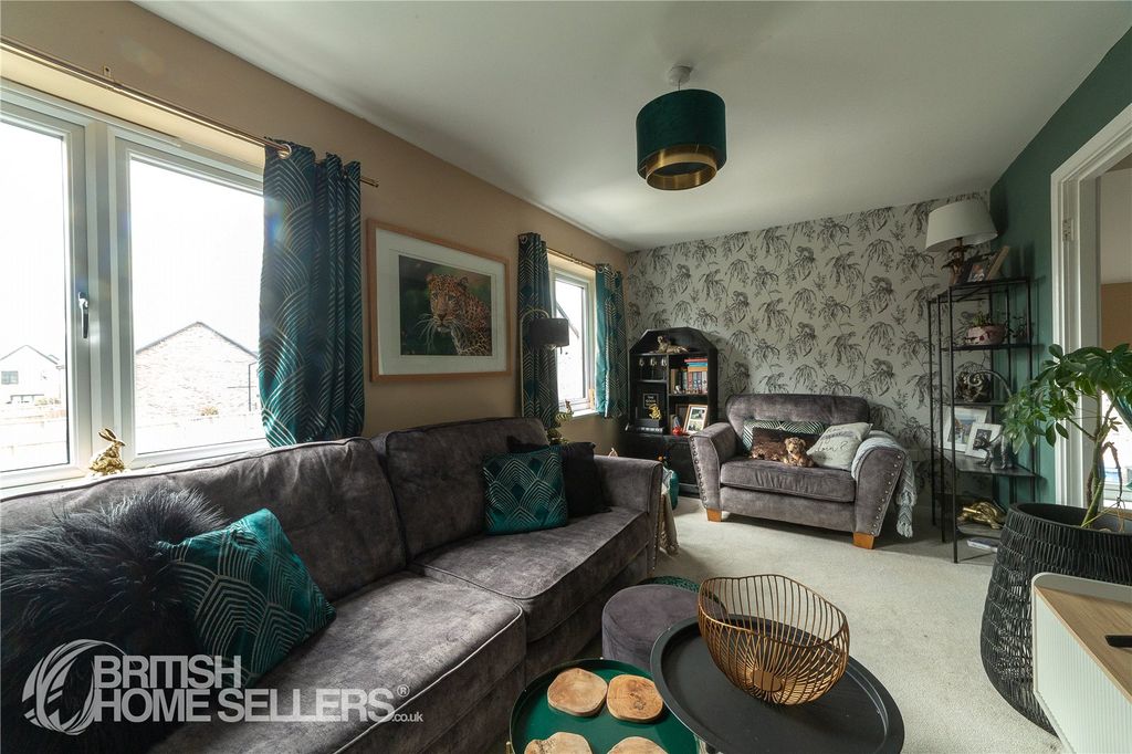 Additional image 11 of 4 bed end terrace house for saleWoodyard Avenue, Chesterfield, Derbyshire S41