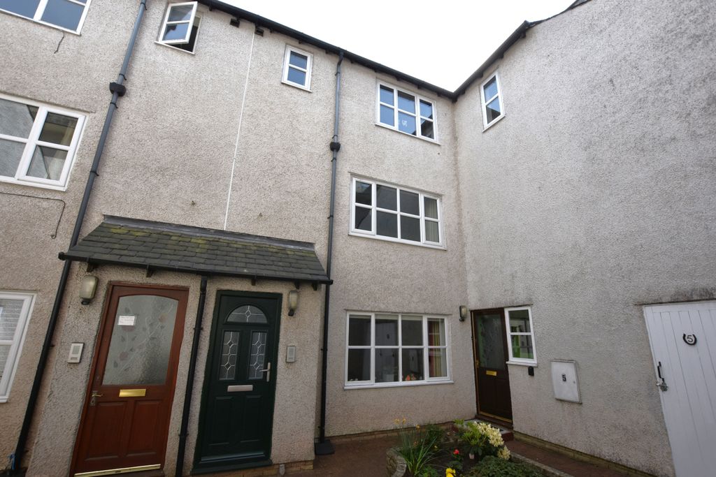 2 bed flat for saleBeckside Court, Ulverston, Cumbria LA12