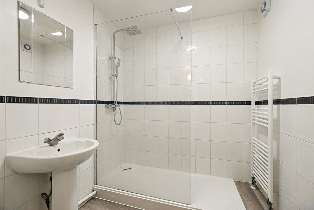 Additional image 9 of 2 bed flat for saleThe Gables, Friars View, Aylesford ME20