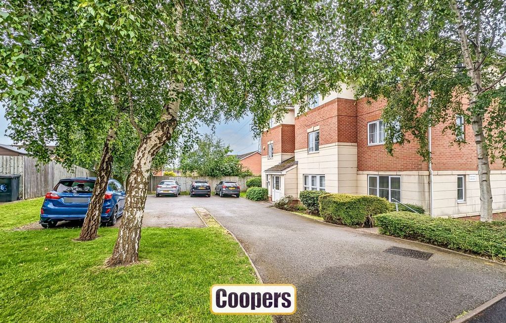 2 bed flat for saleTowpath Close, Longford CV6 photo 2