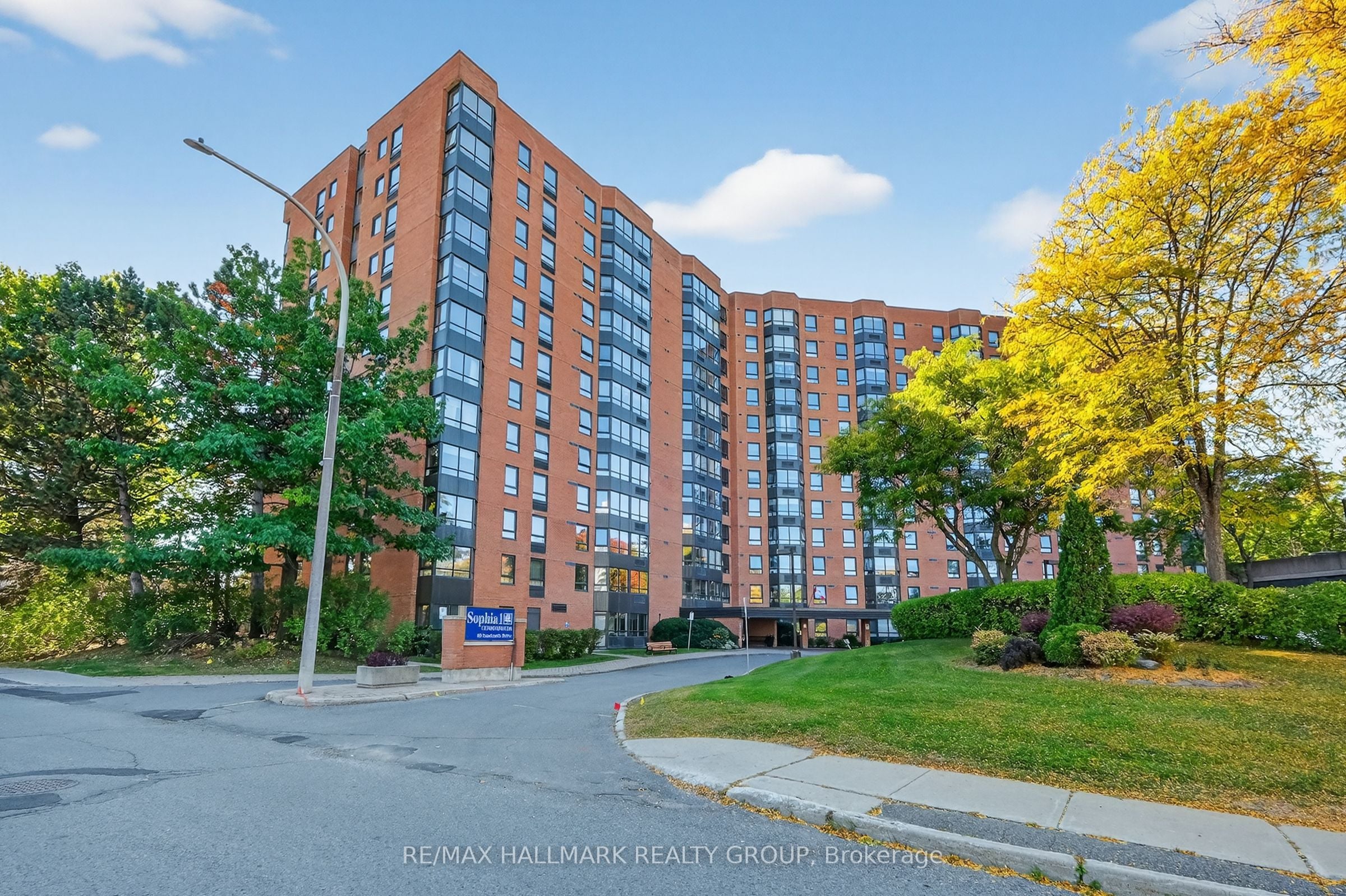 Additional image 2 of 80 Sandcastle Drive, Ottawa, ON, K2H 9E7