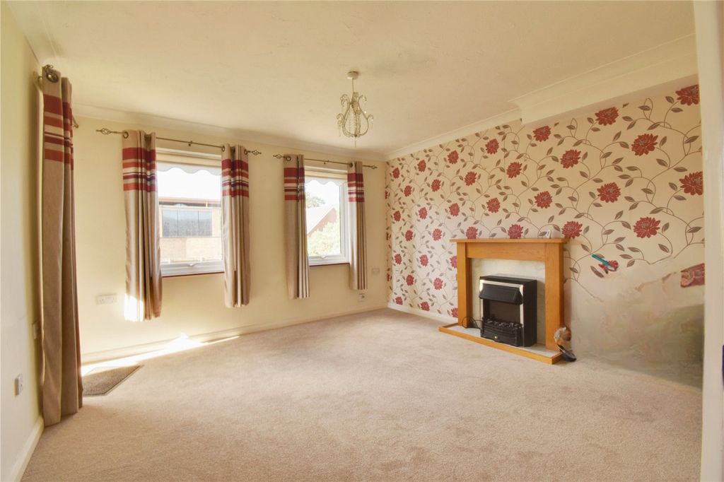 Additional image 3 of 1 bed flat for saleThe Crescent, Abbots Langley, Hertfordshire WD5