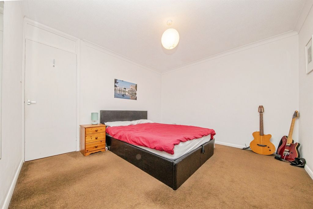 Additional image 5 of 2 bed flat for saleChurchman Close, Melton, Woodbridge IP12
