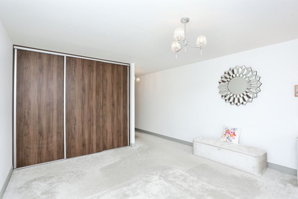 Additional image 7 of 2 bed flat for sale57 Albemarle Road, Beckenham BR3