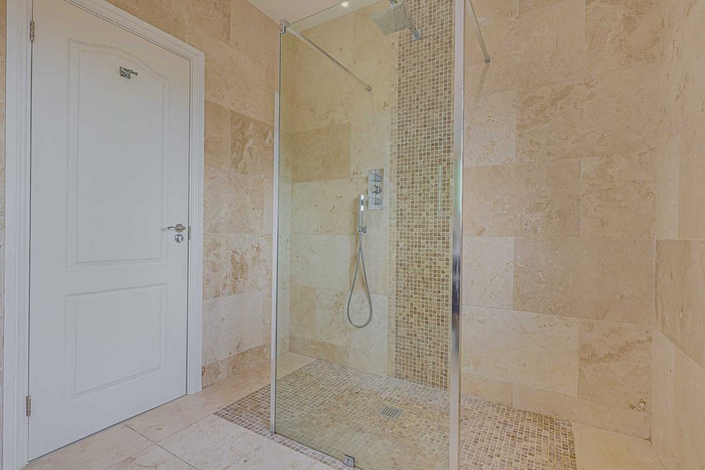 Additional image 32 of 5 bed detached house for saleHigh Road, Benfleet SS7