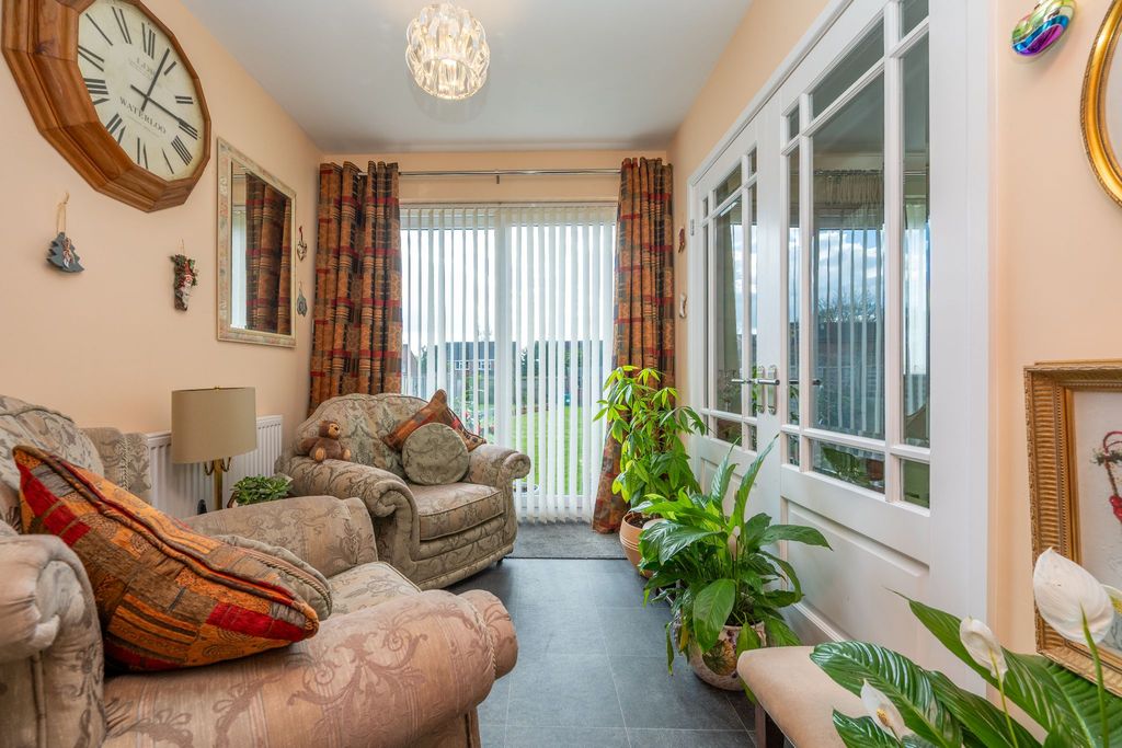 Additional image 11 of 4 bed semi-detached house for saleThrockmorton Road, Alcester B49
