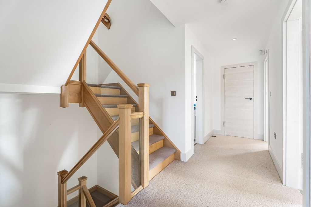 Additional image 28 of 5 bed detached house for sale137 Kimbolton Road, Bedford, Bedfordshire MK41
