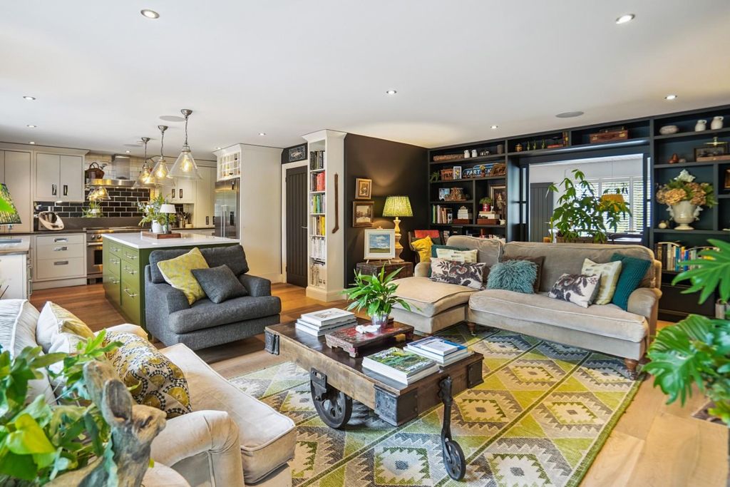 Additional image 2 of 4 bed detached house for saleWhielden Street, Old Amersham, Buckinghamshire HP7