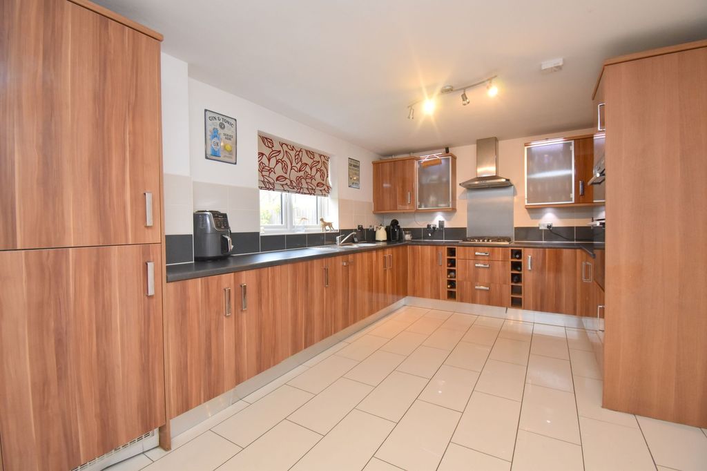 Additional image 4 of 5 bed detached house for saleBose Avenue, Biggleswade SG18