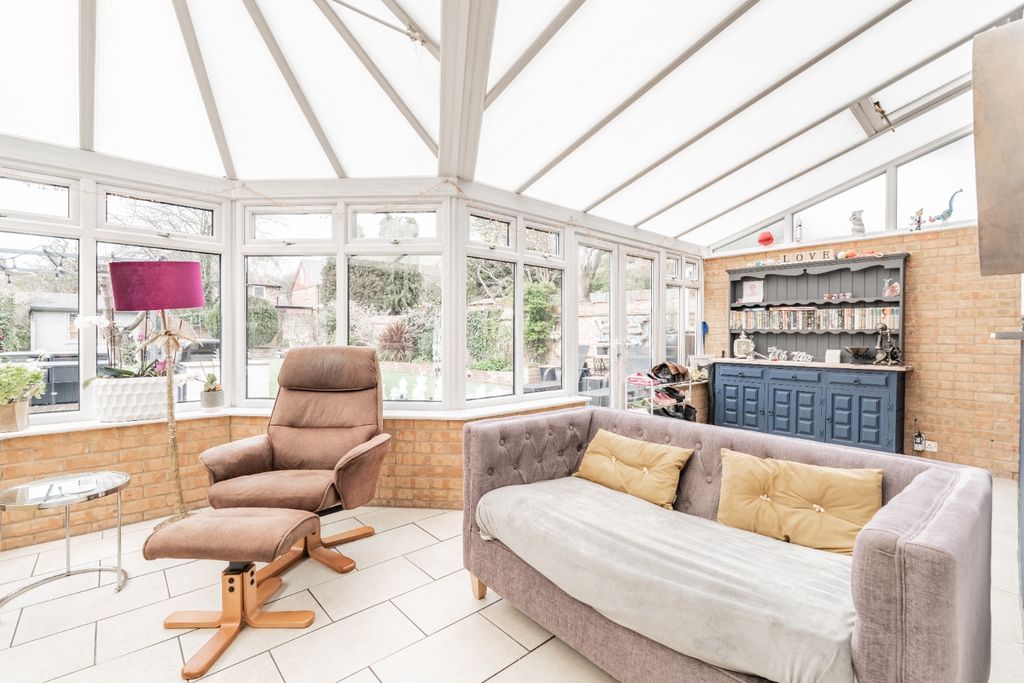 Additional image 8 of 5 bed detached house for saleGravel Hill Close, Bexleyheath, Kent DA6