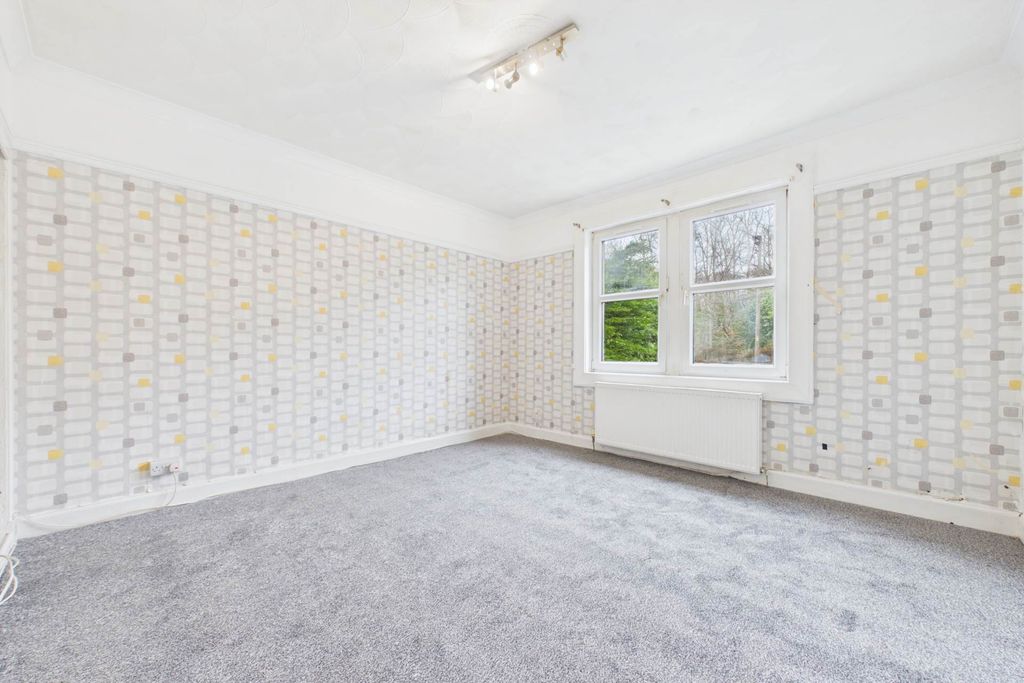 2 bed flat for saleLanark Road, Braidwood ML8 photo 3