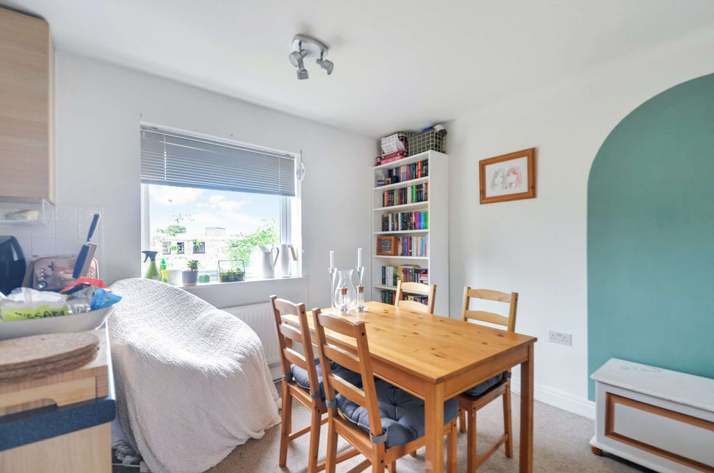 Additional image 8 of 2 bed flat for saleBlake Street, Aylesbury HP19
