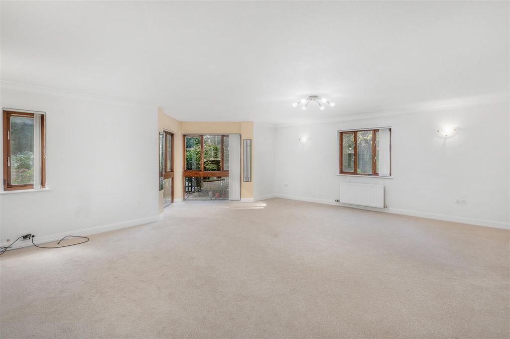 Additional image 2 of 2 bed flat for saleHornbeam Close, Banbury OX16